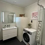 & Luxurious New With Private Patio Daire Tromsø