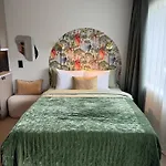 & Luxurious New With Private Patio Tromsø