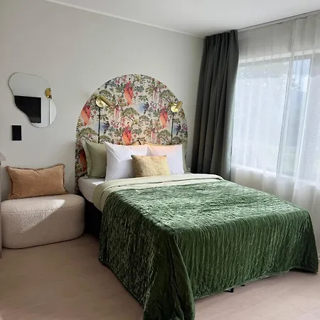 & Luxurious New With Private Patio *