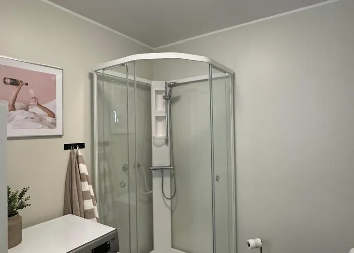 & Luxurious New With Private Patio Διαμέρισμα