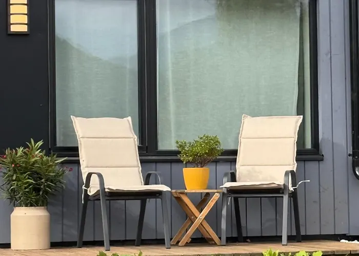 & Luxurious New With Private Patio Apartamento *