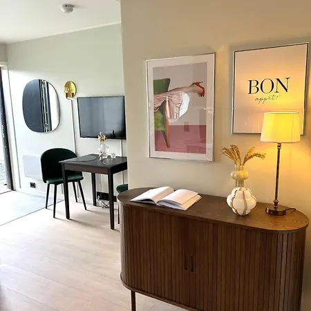 & Luxurious New With Private Patio Apartment Tromsø