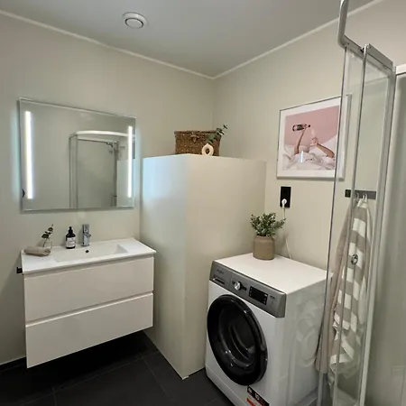 & Luxurious New With Private Patio Apartment Tromsø