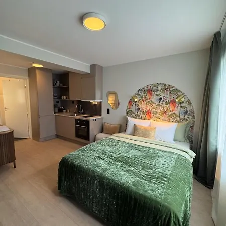 & Luxurious New With Private Patio Apartment